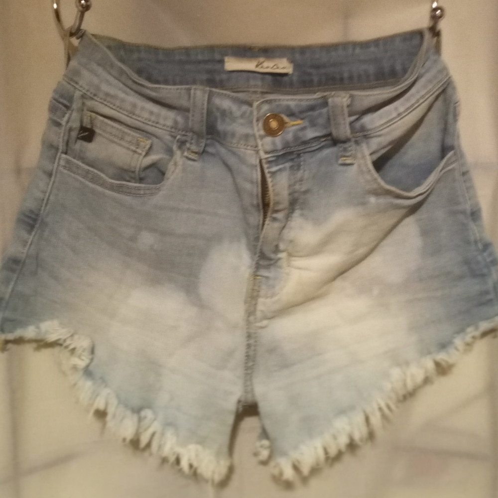 KanCan High Rise Bleached Out Cut OffJean Shorts Size 7 Estillo